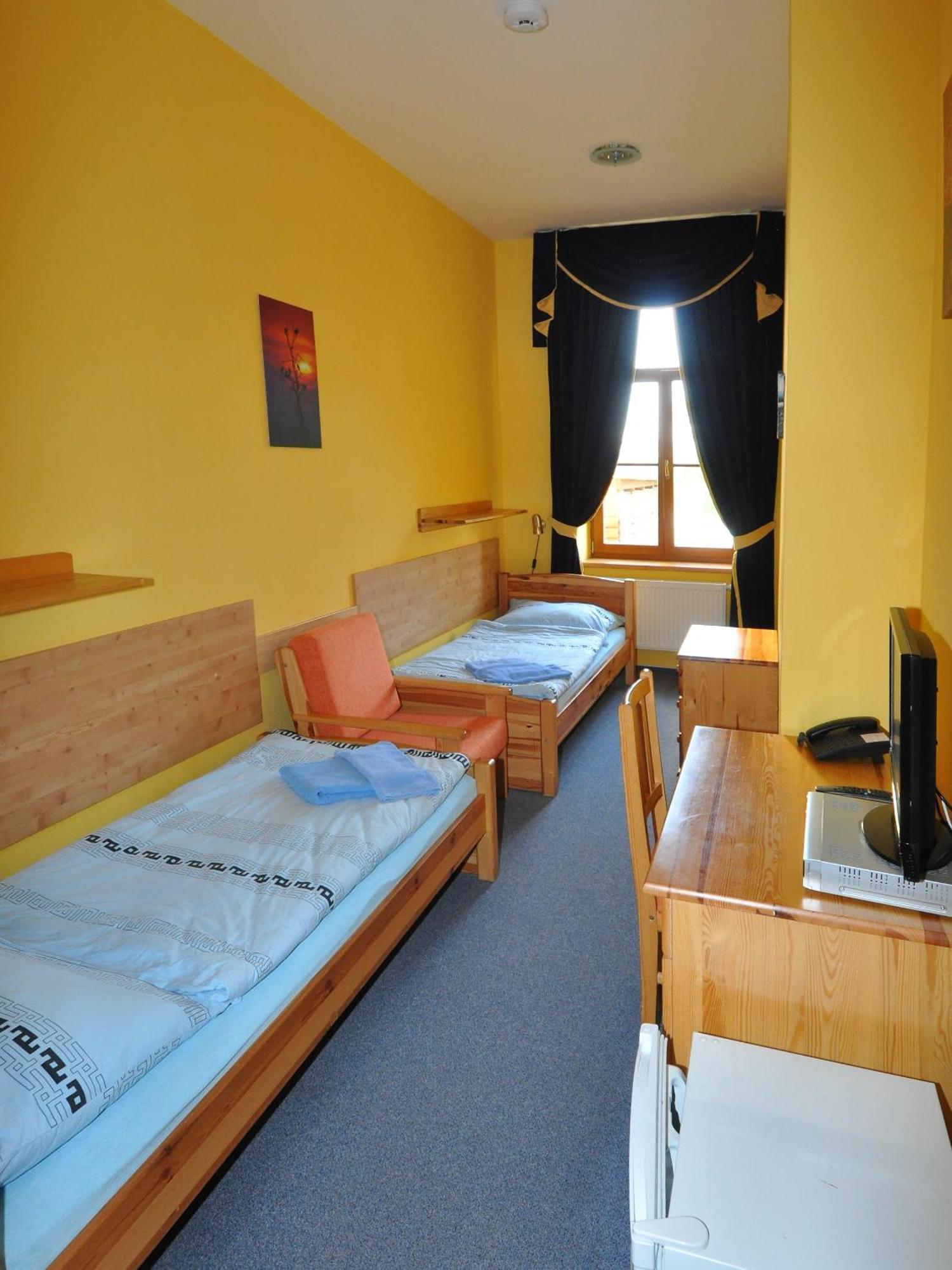 Hotel U Radnice لوني الغرفة الصورة