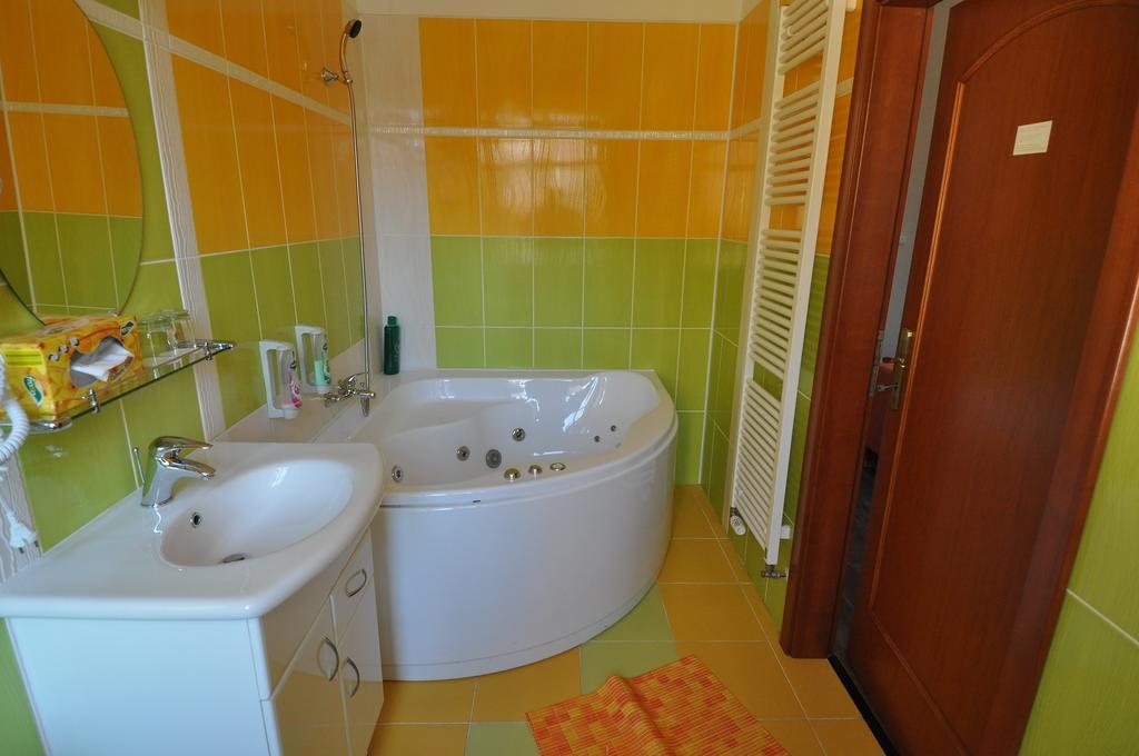 Hotel U Radnice لوني المظهر الخارجي الصورة