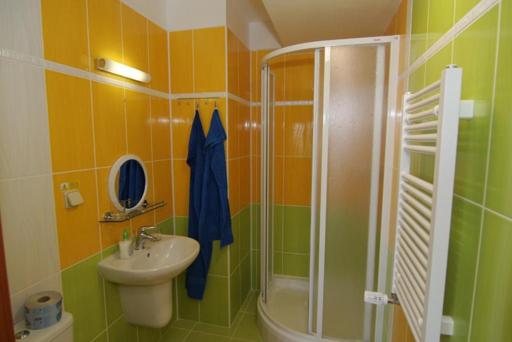Hotel U Radnice لوني الغرفة الصورة