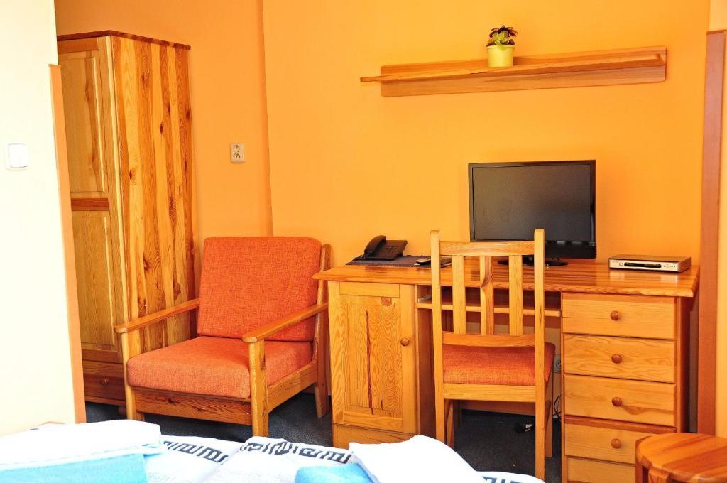 Hotel U Radnice لوني الغرفة الصورة